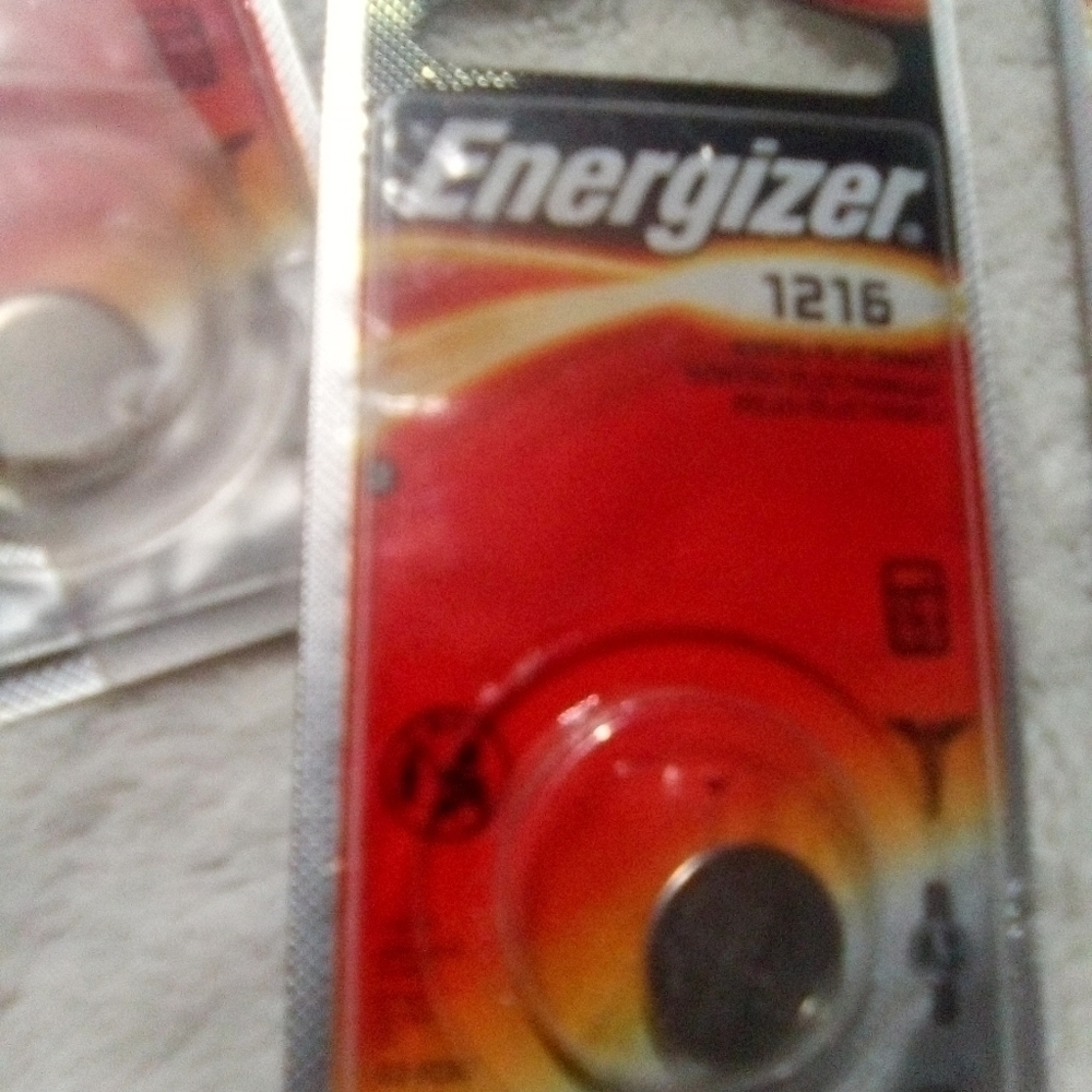 ENERGIZER batteries. #1216 Selling a set of 5. New in package